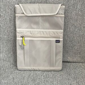Patagonia Tan and Yellow Laptop Bag with Structured Design